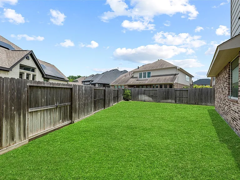 1707 McCrae Hill Ct — Photo 35