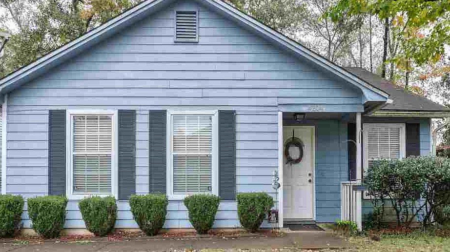 1st image of 4204 Red Oak Dr