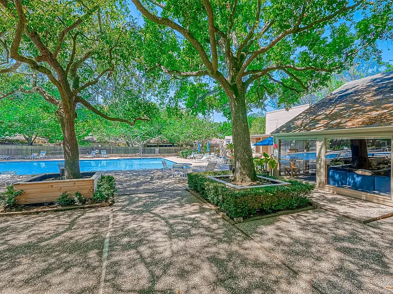 1344 Chardonnay Dr — Photo 46