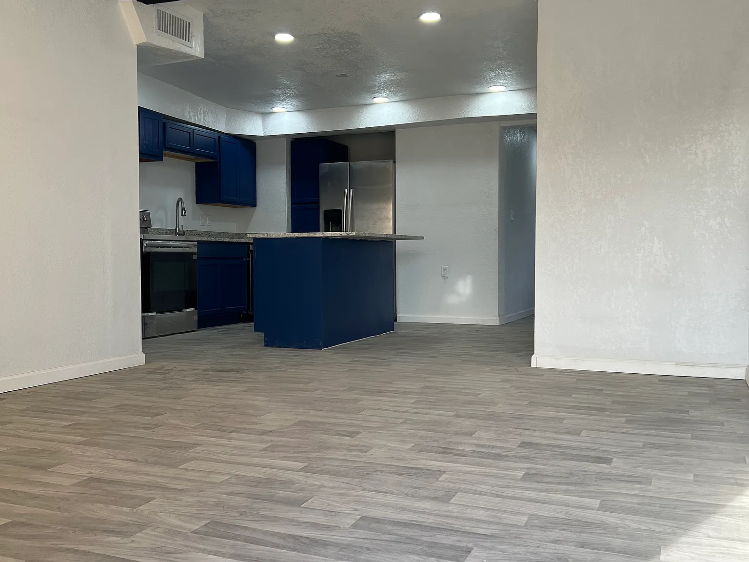 4 bed, 1200 sqft, $1,625 — Photo 2