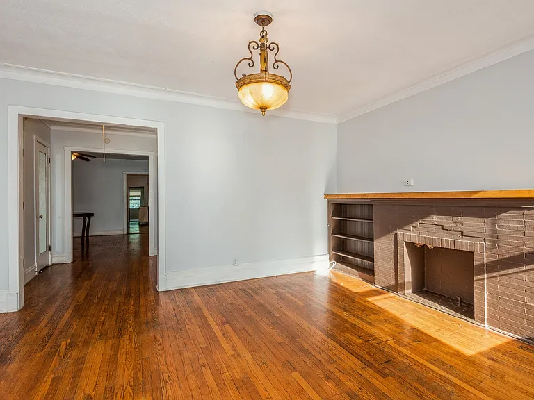 6517 N Bosworth Ave #1 — Photo 3