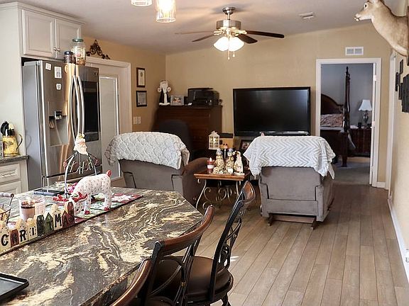 4th image of 415 McElwee Dr #415