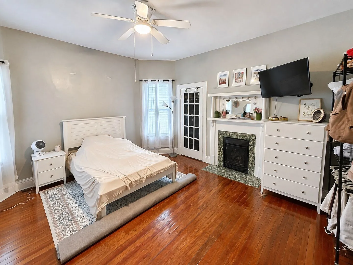 344 Oldham Avenue 4 Bedroom / 2 Bath + Optional 5th Bedroom Loft — Photo 4