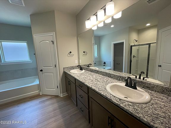 4th image of 118 Lightbourne Dr