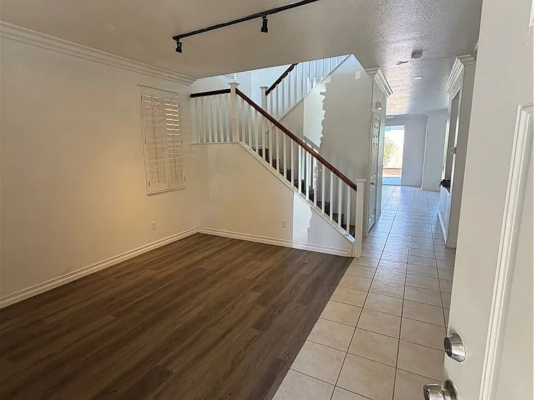 15147 Paddock St — Photo 13