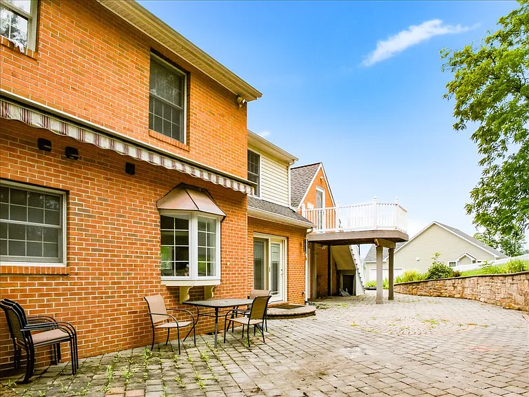 111 Launchris Dr — Photo 10