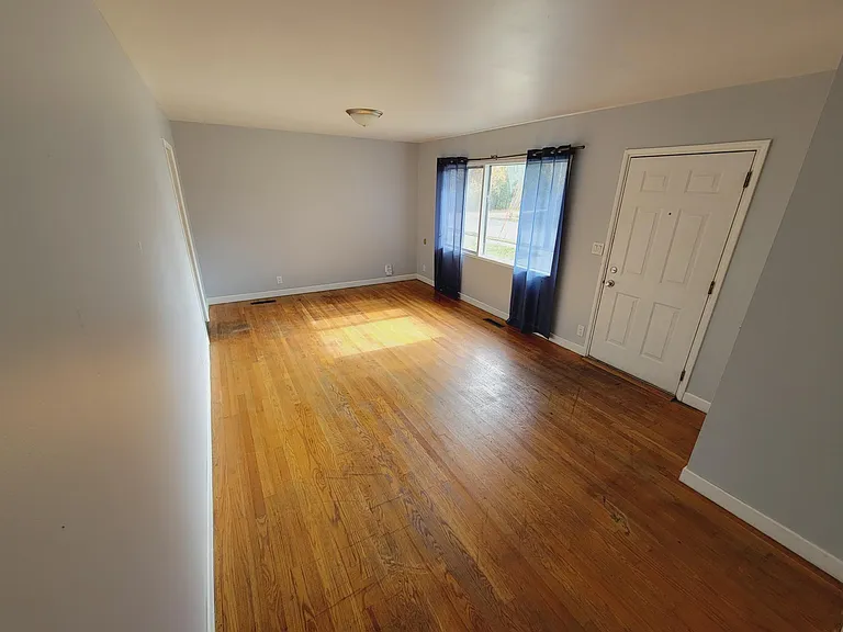 3032 Oak Street Ct — Photo 2
