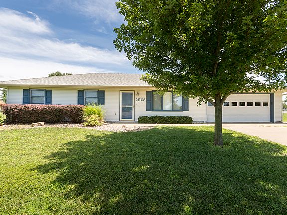 3rd image of 2508 Big Horn Ln