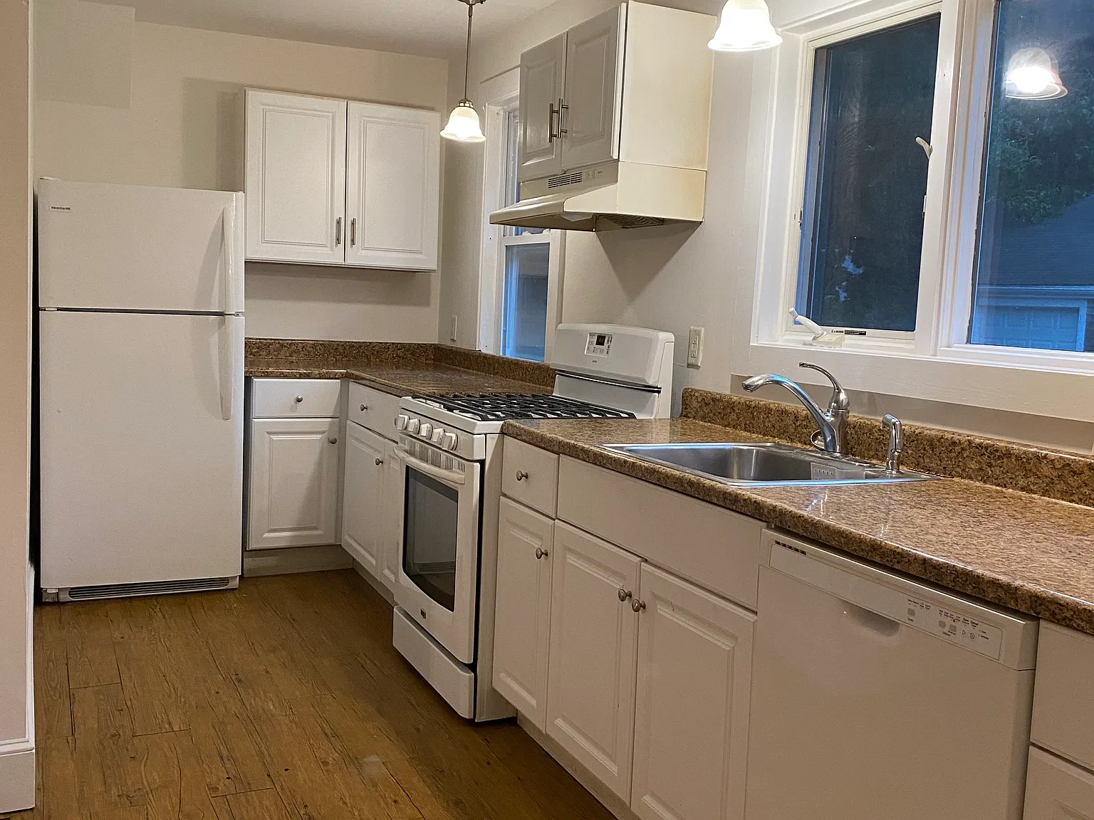 3 bed, $2,900 — Photo 4