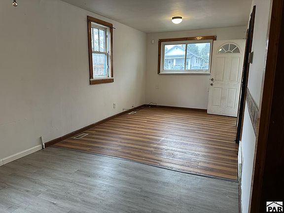 5th image of 1008 W 11th St