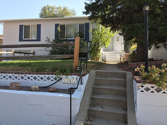 FRONT VIEW AND ENTRY WAY