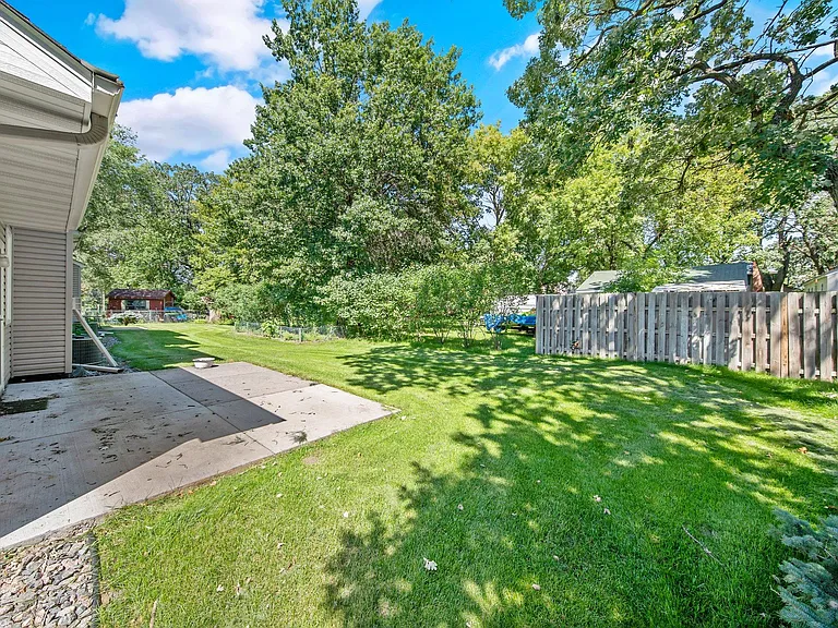 107 County Road F W — Photo 10