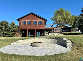 7407 Highview Dr, Waubay, SD 57273