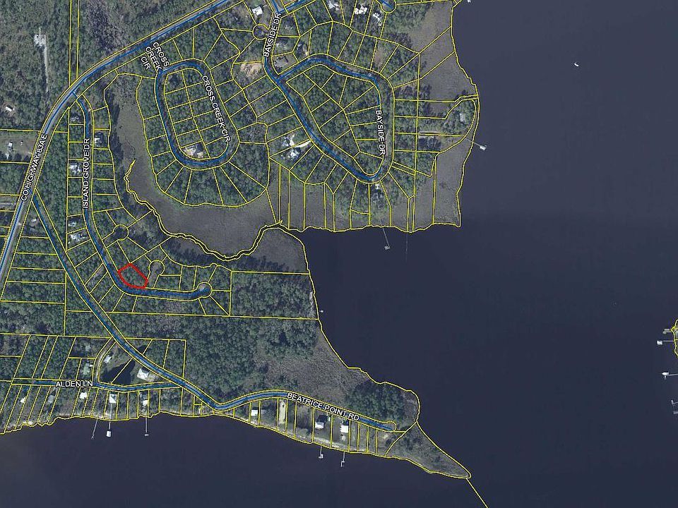 1st image of 28 Island Grove Dr