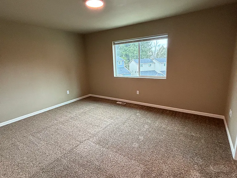 633 Hansen St SE #A — Photo 15