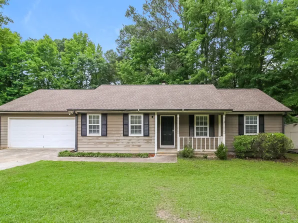 1169 Granite Ln, Loganville, GA 30052