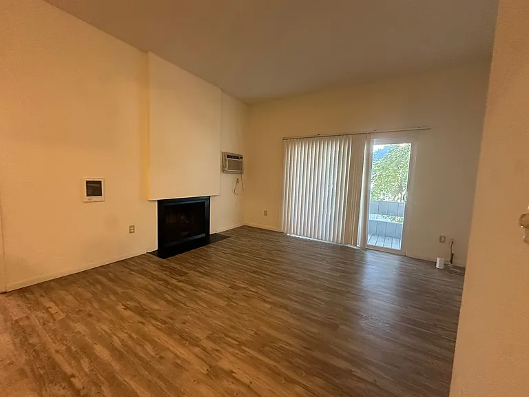 University Park Apartments near Cornell University — Photo 540