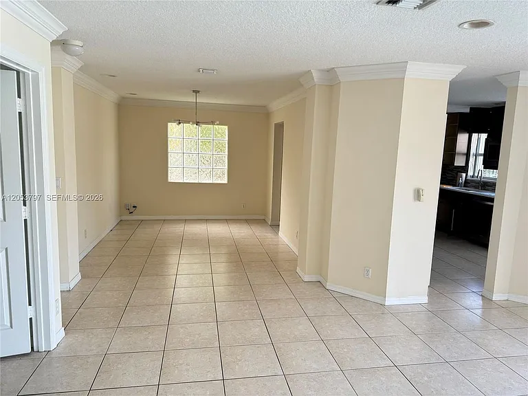7129 Crescent Creek Way — Photo 8
