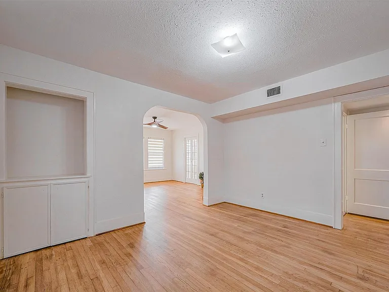1614 Ridgewood St — Photo 8