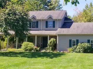 8912 Sharp Rd, Olmsted Falls, OH 44138