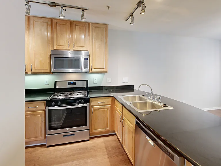 Gayton Pointe Townhomes — Photo 67