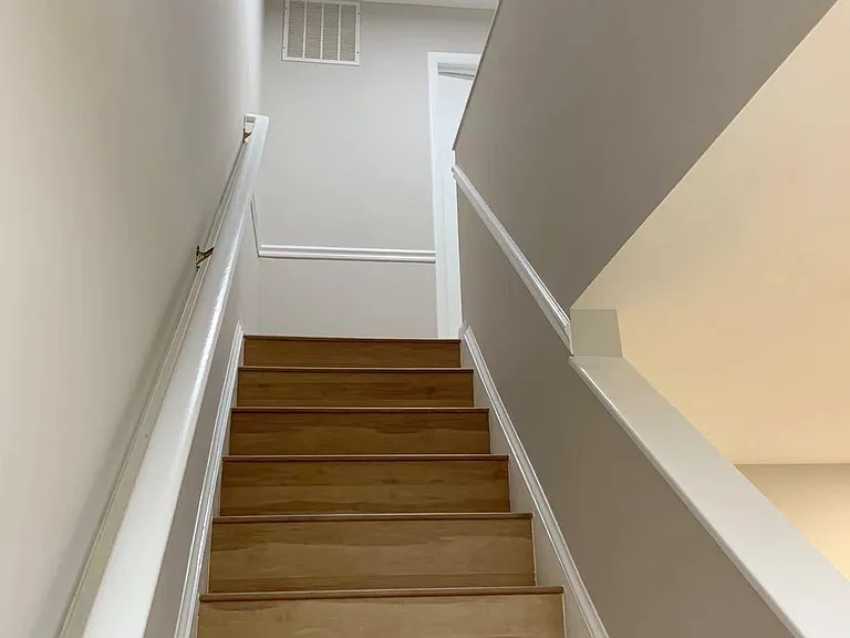 7912 Stable Way — Photo 3