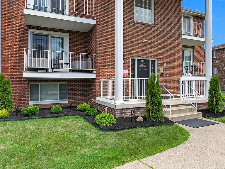 6293 Robinson Rd #4 — Photo 4
