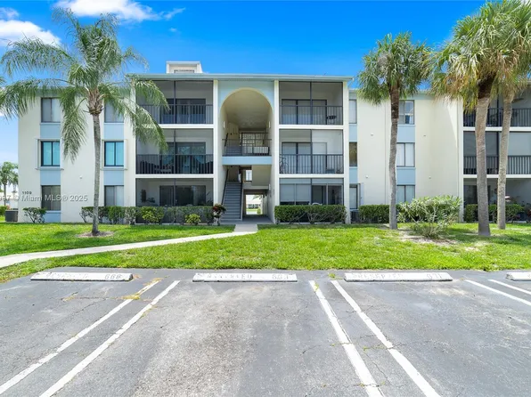 1109 Green Pine Blvd APT C1, West Palm Beach, FL 33409