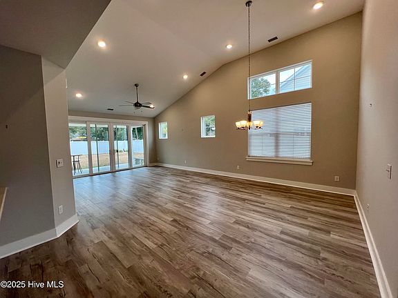 5th image of 1558 Harbour Place Drive