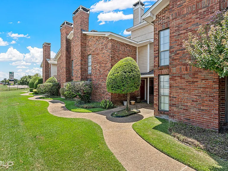 8 Meadow Creek Dr — Photo 15