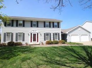 1626 W Crusade Ln, Green Bay, WI 54313