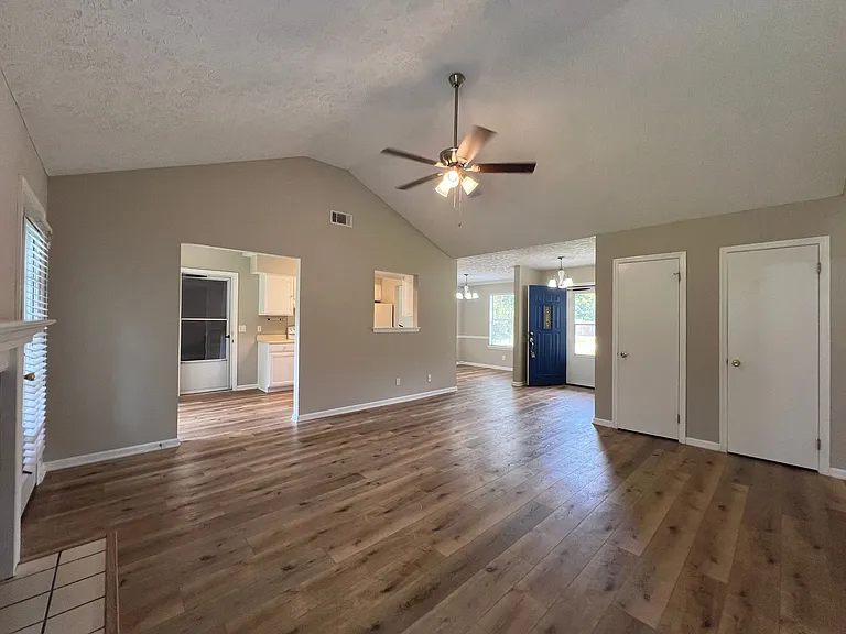 102 Hope Ln — Photo 5