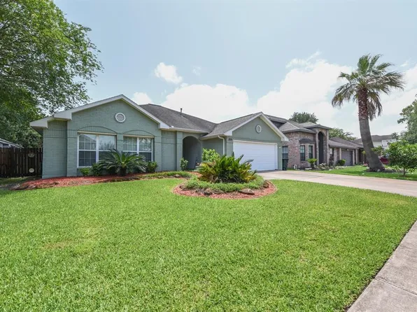 2215 Aberdeen Dr, League City, TX 77573