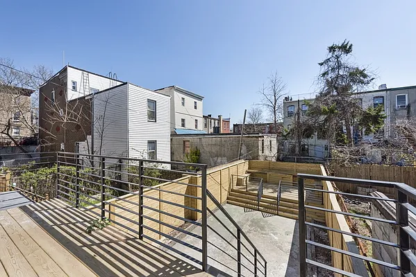 Sold by Nest Seekers International | media 25