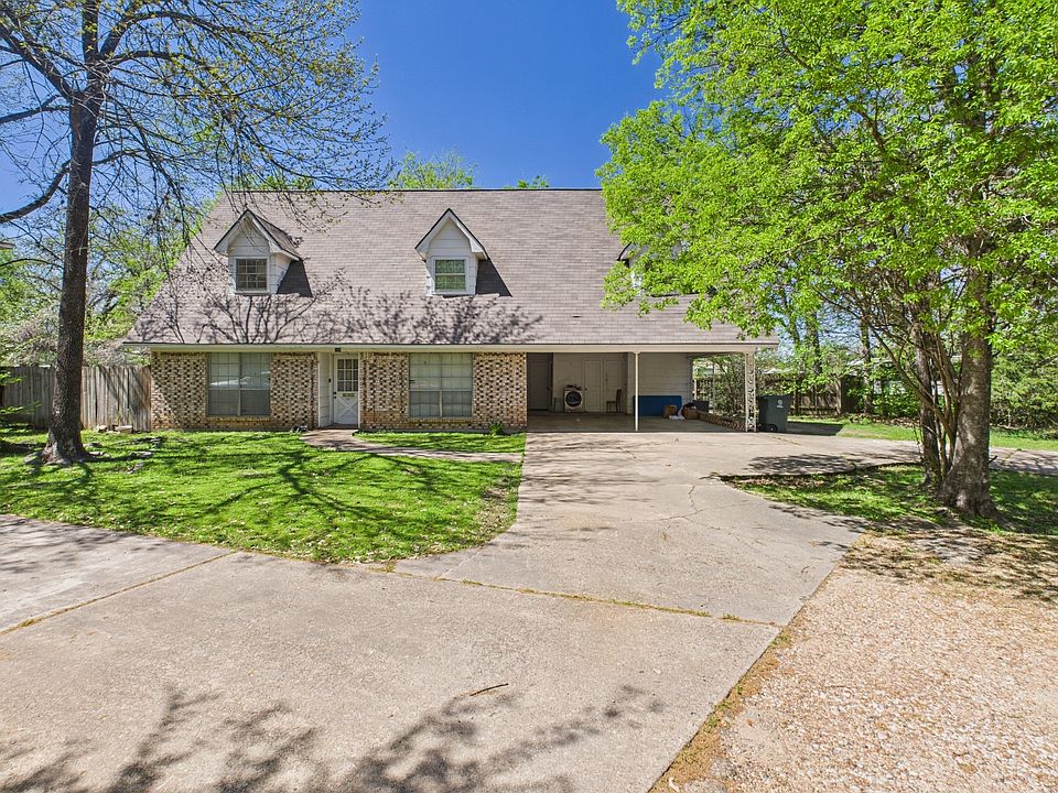 2nd image of 749 Meadow Ln