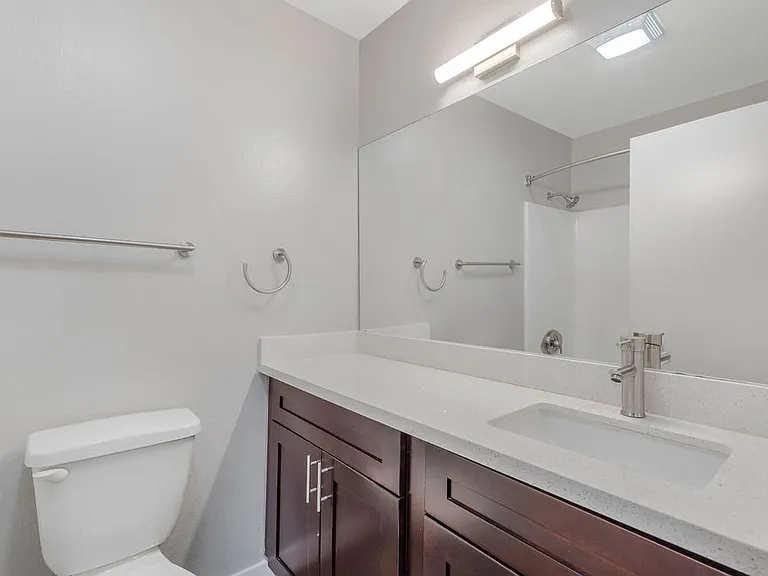 Crenshaw Townhouse — Photo 19