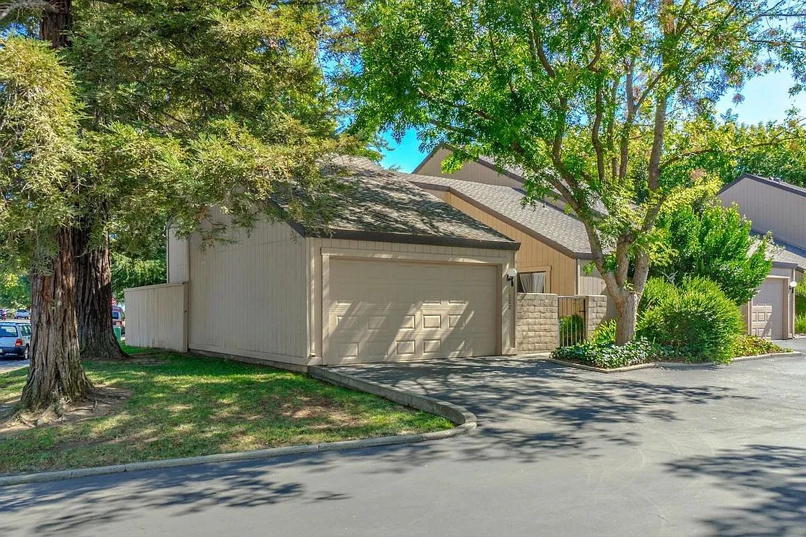 4222 Cowell Blvd photo 1
