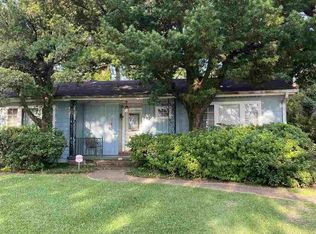 2129 E Lakeshore Dr, Baton Rouge, LA 70808