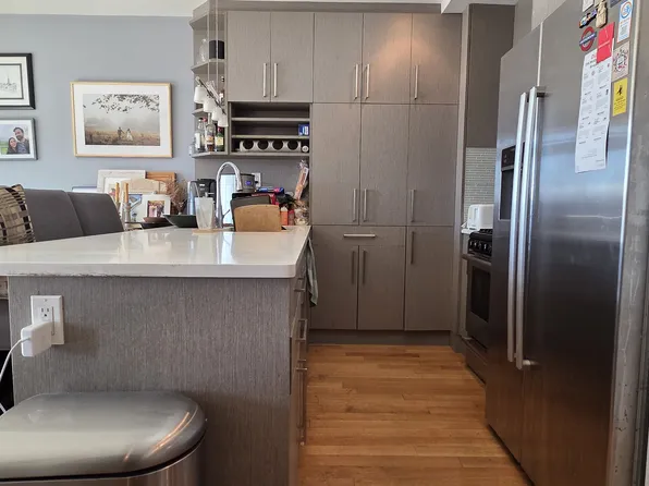 191 Huron Street image 4 of 11