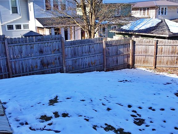 4th image of 1011 Beatty Ave