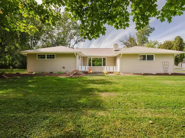 1832 Myrtle St, Fremont, OH 43420