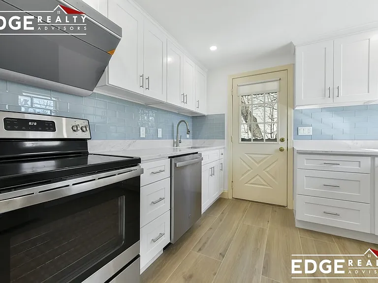 105 Hamilton Rd — Photo 4