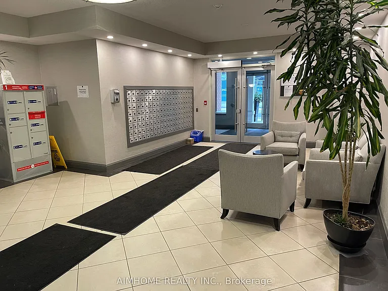 1000 King St W #317 — Photo 23