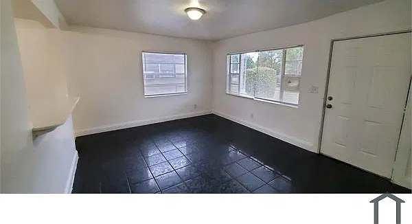 3 bed, 1232 sqft, $2,295 — Photo 2