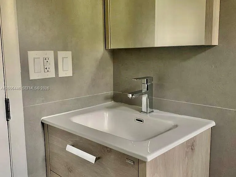 826 7th St #3 — Photo 11