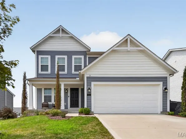 2211 Eagle River Dr, Saint Paul, MO 63366