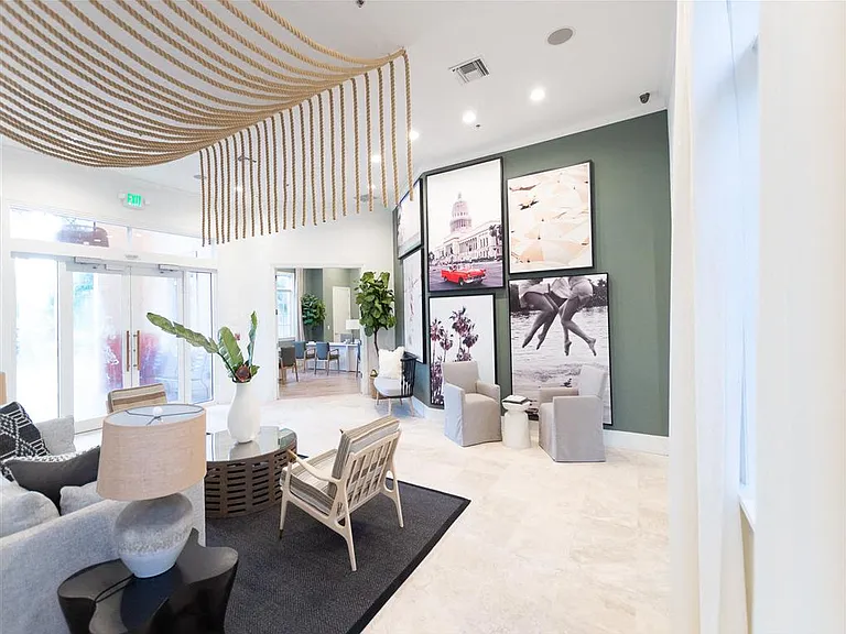 Solano at Miramar — Photo 3