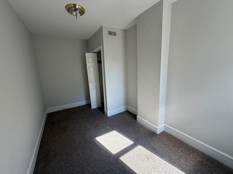 1026 Bennett St — Photo 12