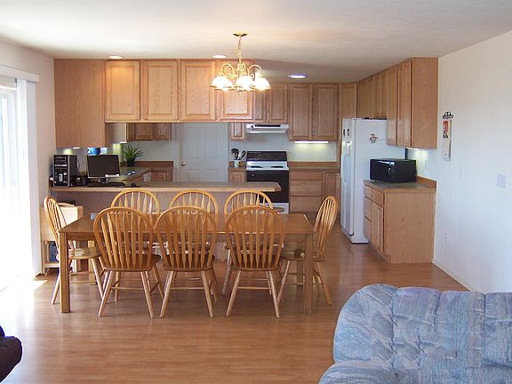 Dining & Kitchen