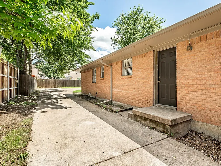 11050 Wyatt St — Photo 23
